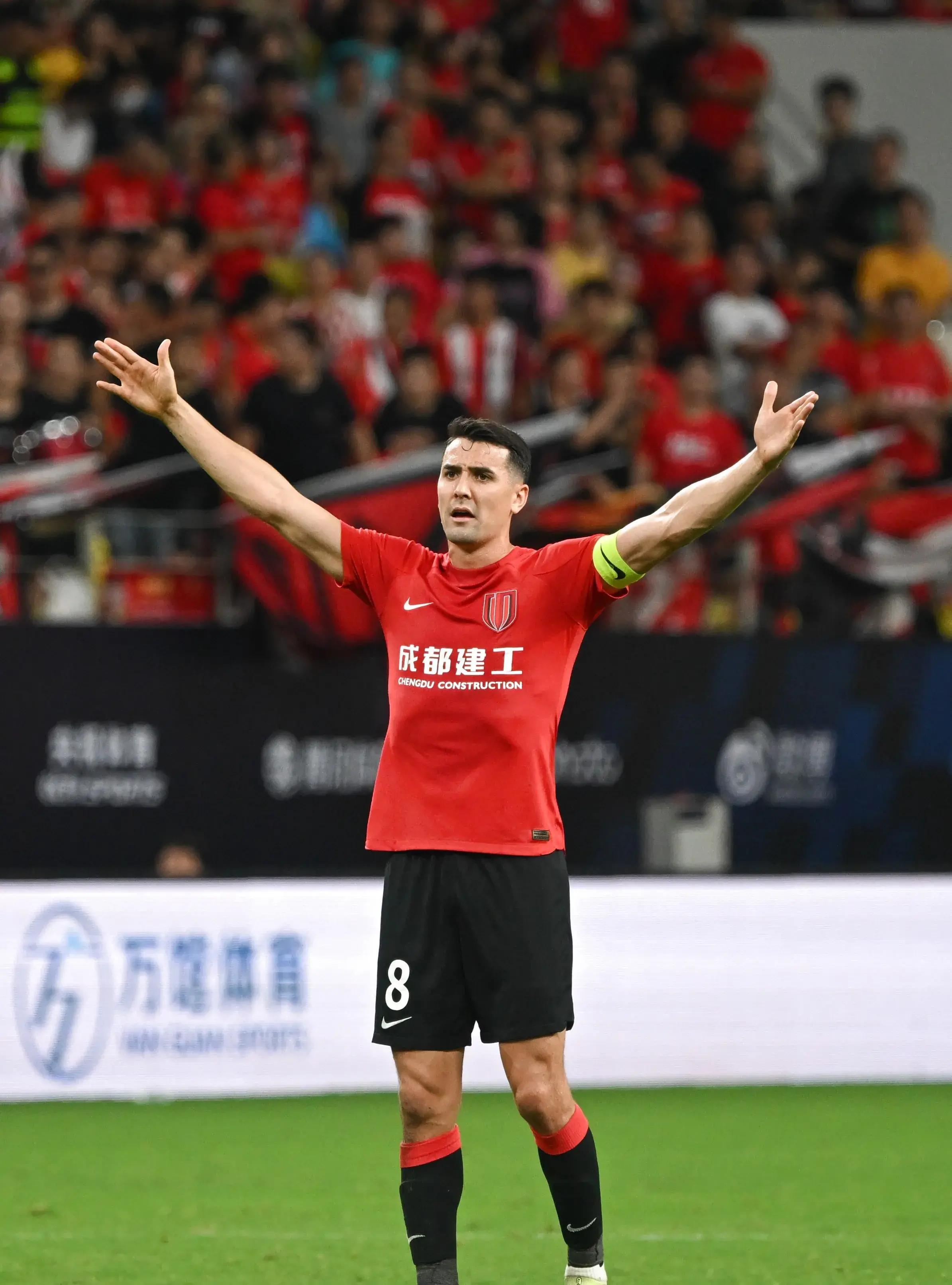 包含本菲卡集结日防线松动;志在德国杯名次提升;赛场秩序良好;资深球员宣示担当的词条 包含本菲卡集结日防线松动;志在德国杯名次提升;赛场秩序良好;资深球员宣示担当的词条