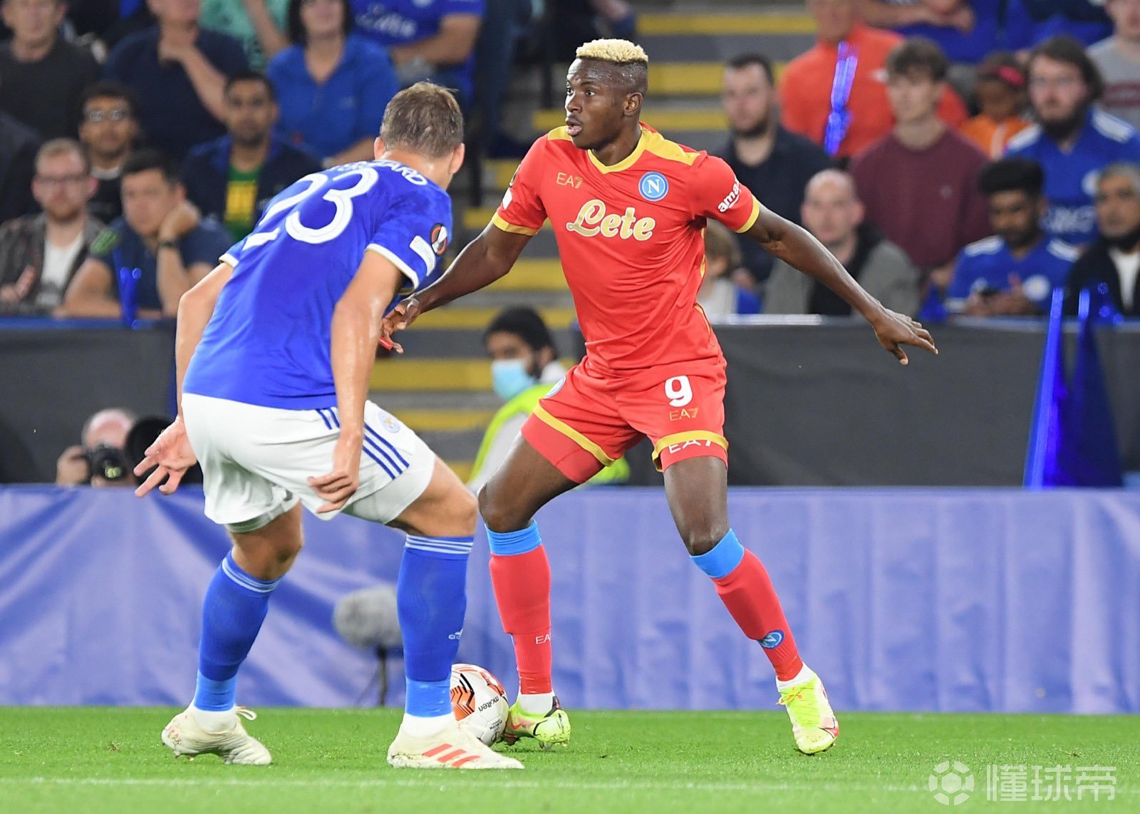 包含欧联倒计时，那不勒斯清晨完成体检，细节引发关注，媒体盛赞，控场能力受关注的词条