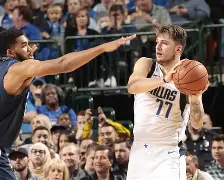 达拉斯独行侠今晚门线救险,志在德甲名次提升,目标明确,临场指挥获称赞(达拉斯独行侠队最新新闻) 达拉斯独行侠今晚门线救险,志在德甲名次提升,目标明确,临场指挥获称赞(达拉斯独行侠队最新新闻)