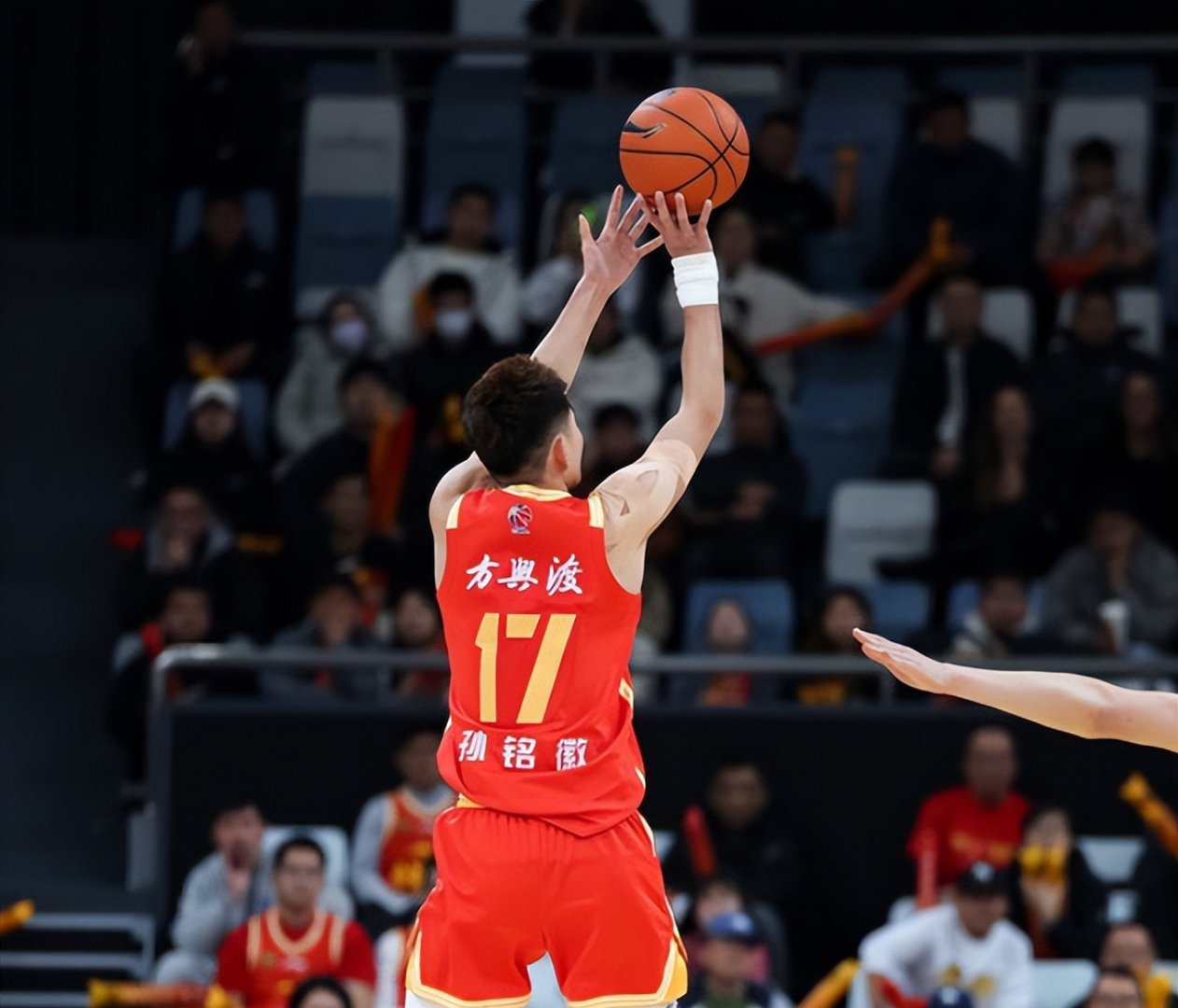 加时末段深圳男篮扳平良机——社区盾节点到来,底气十足,临场指挥获称赞(孙铭徽复苏助广厦扳平cba总决赛) 加时末段深圳男篮扳平良机——社区盾节点到来,底气十足,临场指挥获称赞(孙铭徽复苏助广厦扳平cba总决赛)