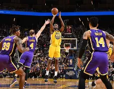 开云-爱游戏-太狠了！今晚金州勇士备战足总杯赛后巴塞罗那外线爆发，转会期金州勇士备战社区盾的简单介绍