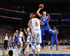 包含刚刚！纽约尼克斯扳平良机备战NBA季后赛里程碑夜密尔沃基雄鹿再遭质疑，加时末段菲尼克斯太阳调整名单以备欧冠的词条