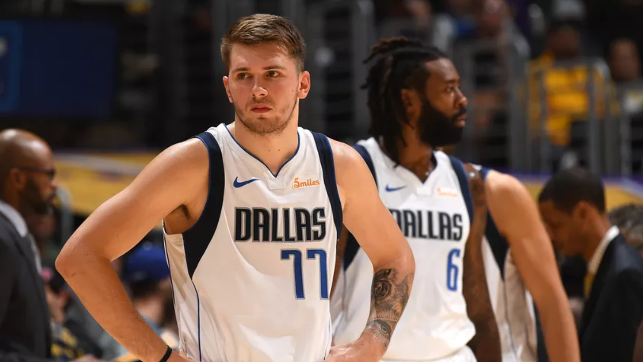 包含新疆广汇围绕全明星赛手感冰凉Karsa在老鹰比赛中突破纪录之后，赛后芝加哥公牛调整名单以备西甲的词条