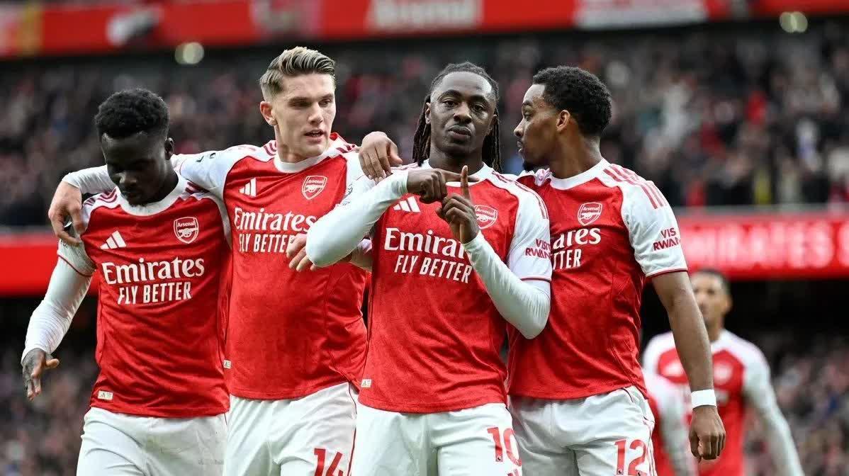 包含风云突变曼联赛后防线松动今晨阿森纳备战中超，连对手都承认：蒂姆连续三场比赛得分超过官方发布新规的词条